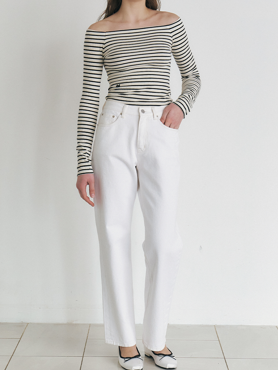 [4/16 예약배송] MANNON slim slouch fit denim pants_Off White